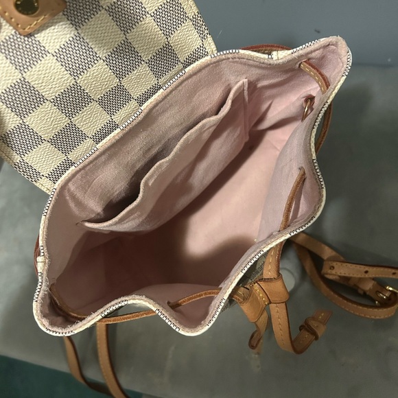 Louis Vuitton backpack - Picture 2 of 2